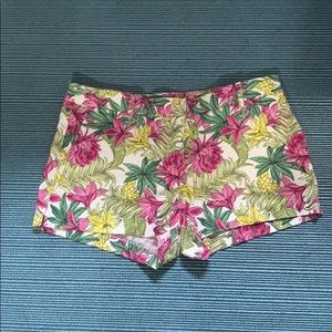 H&M shorts with tropical flowers 🌺
